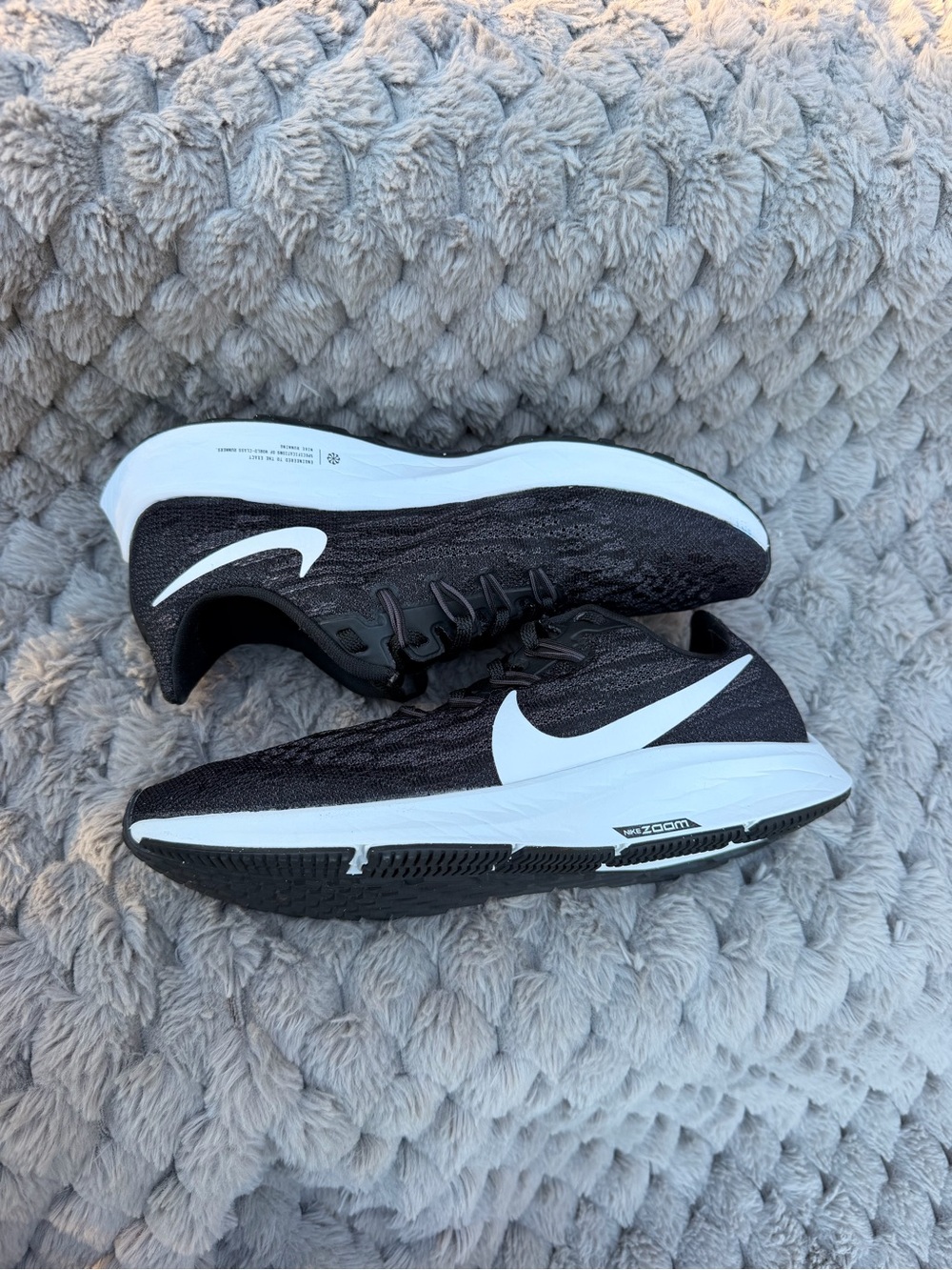 Nike Woman’s  Black and White Zoom Running Sneakers size 9